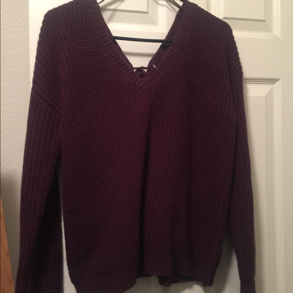 Sweater in wine color